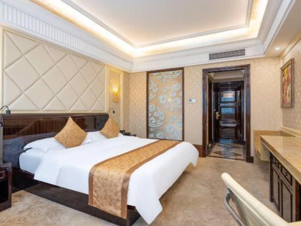 Bed in Sun City Hotel Haikou