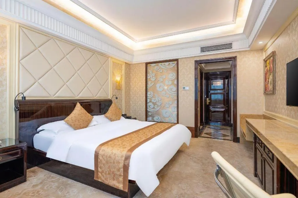 Bed in Sun City Hotel Haikou