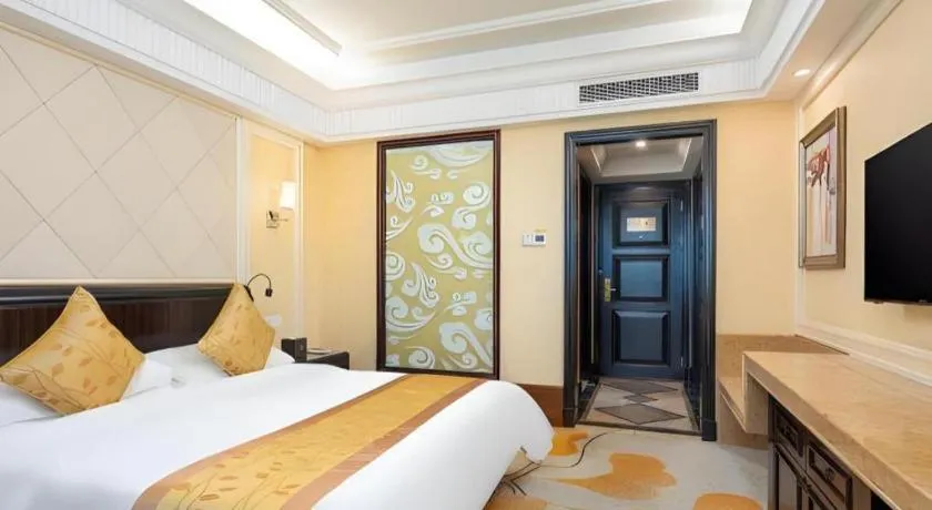 Bed in Sun City Hotel Haikou
