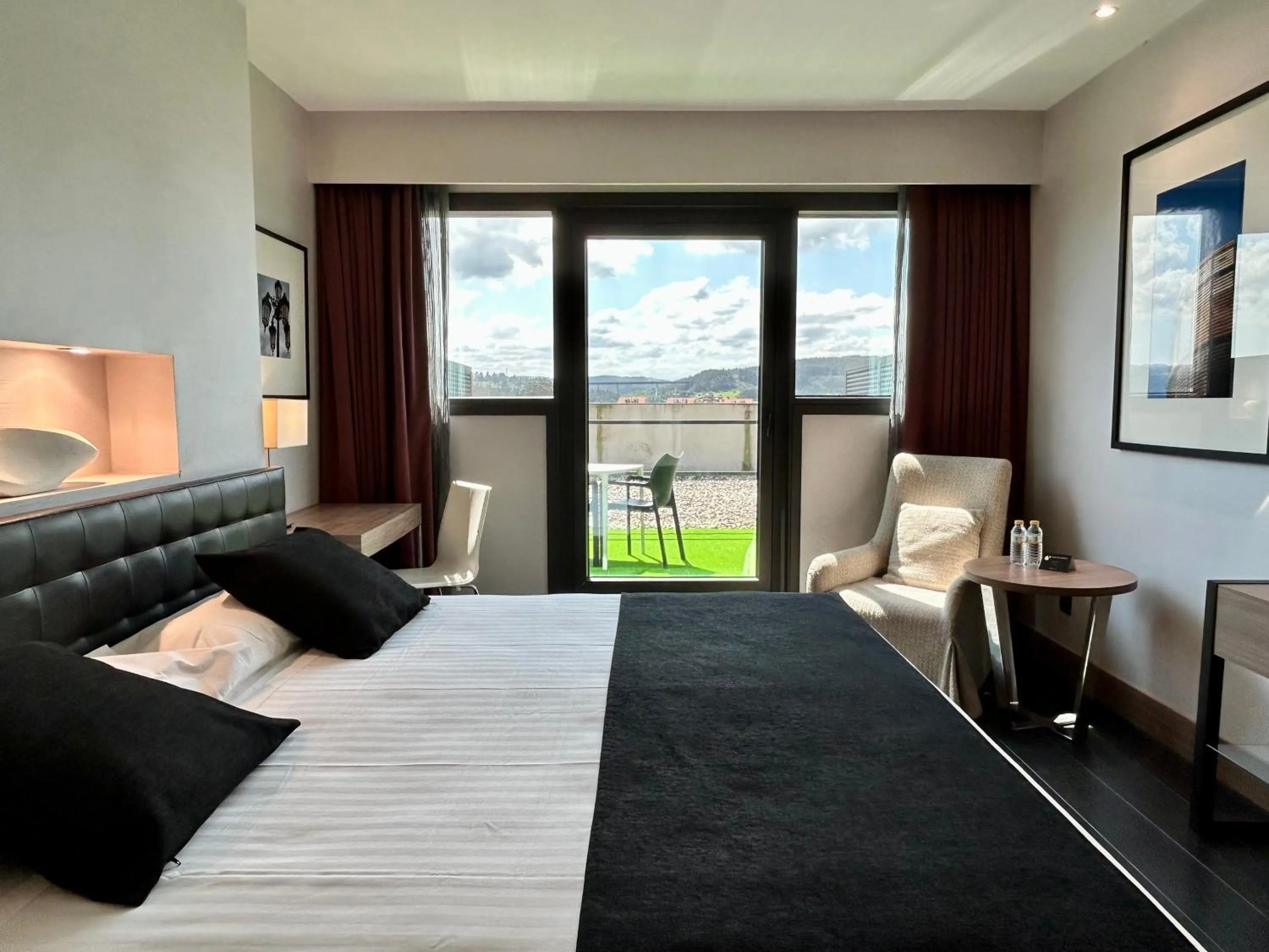 Bed in URH Hotel Spa Zen Balagares