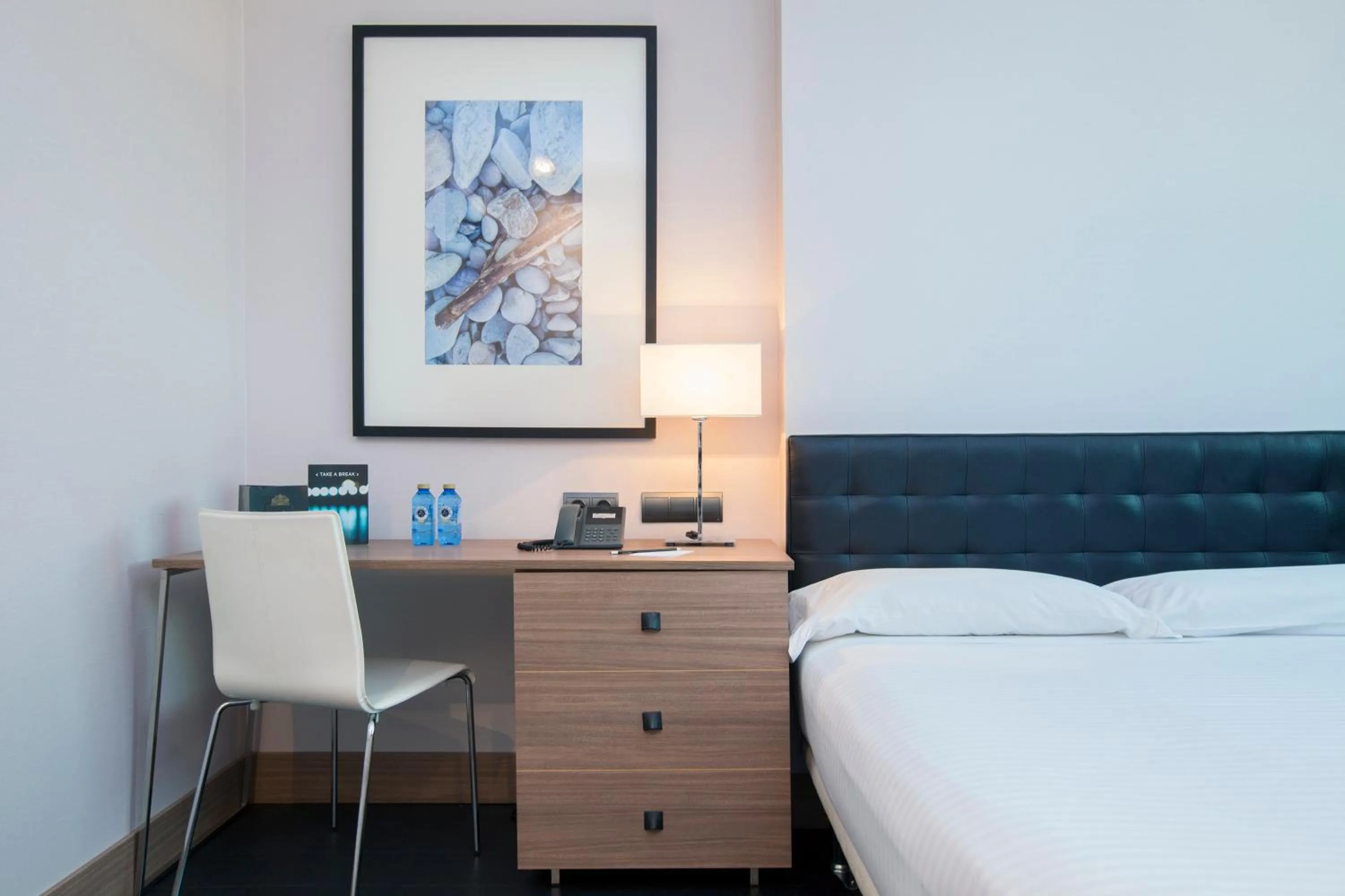 Bedroom, Bed in URH Hotel Spa Zen Balagares