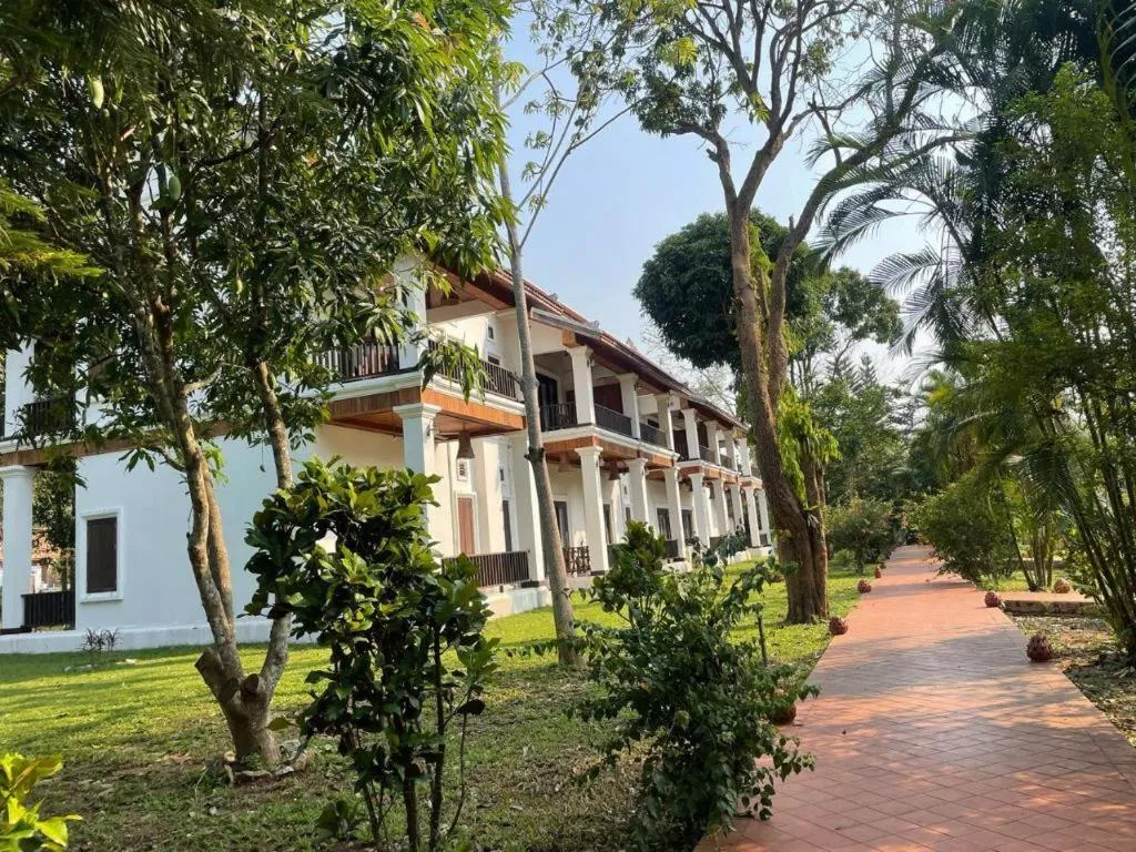 Nam Ou Riverside Resort