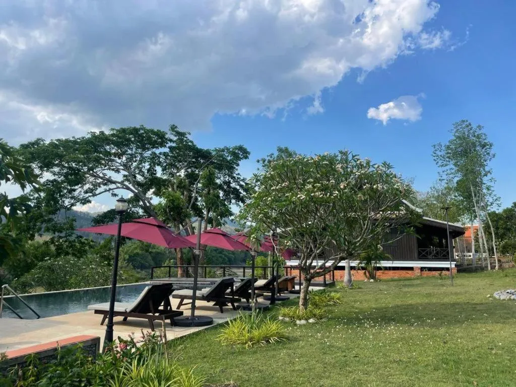 Nam Ou Riverside Resort