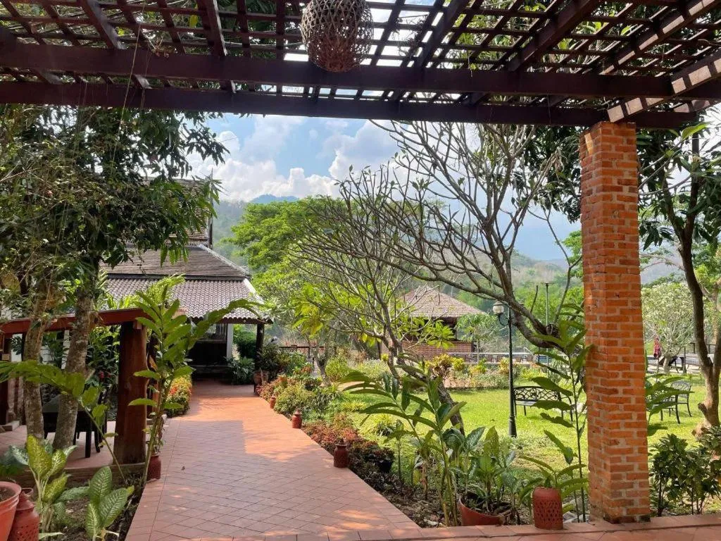 Nam Ou Riverside Resort