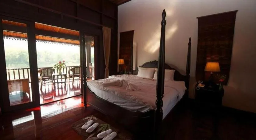 Bed in Nam Ou Riverside Resort