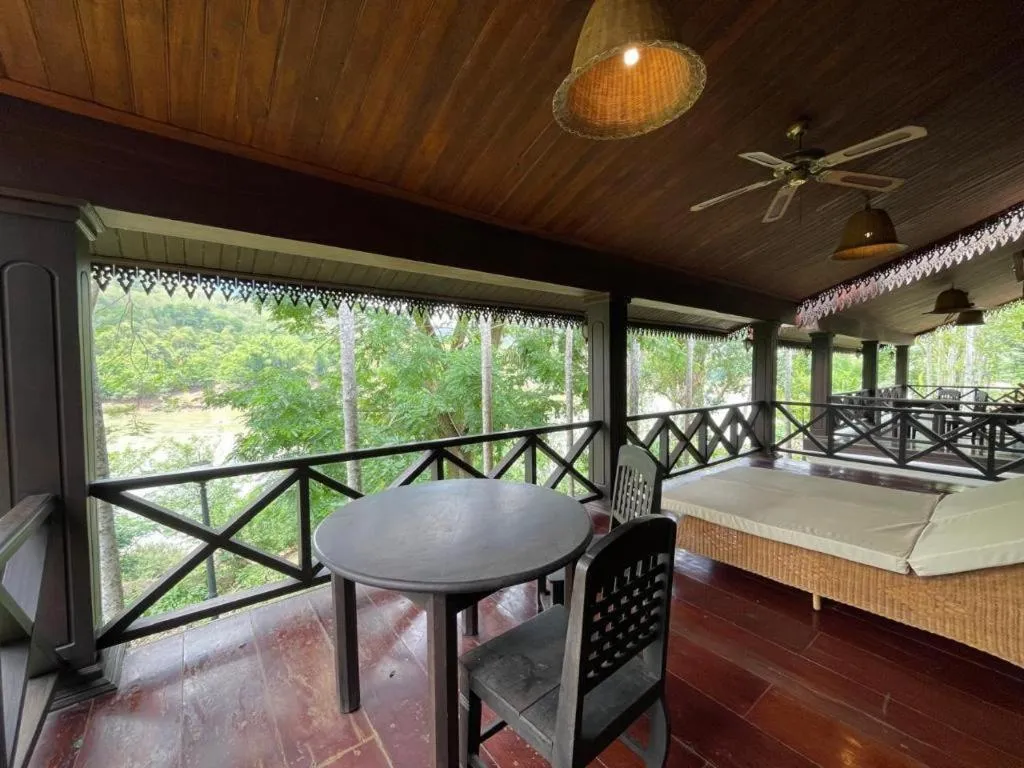 Nam Ou Riverside Resort