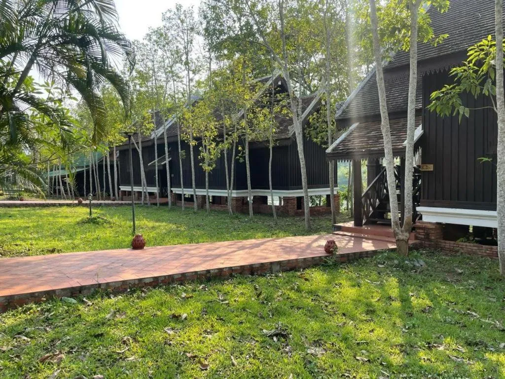 Nam Ou Riverside Resort