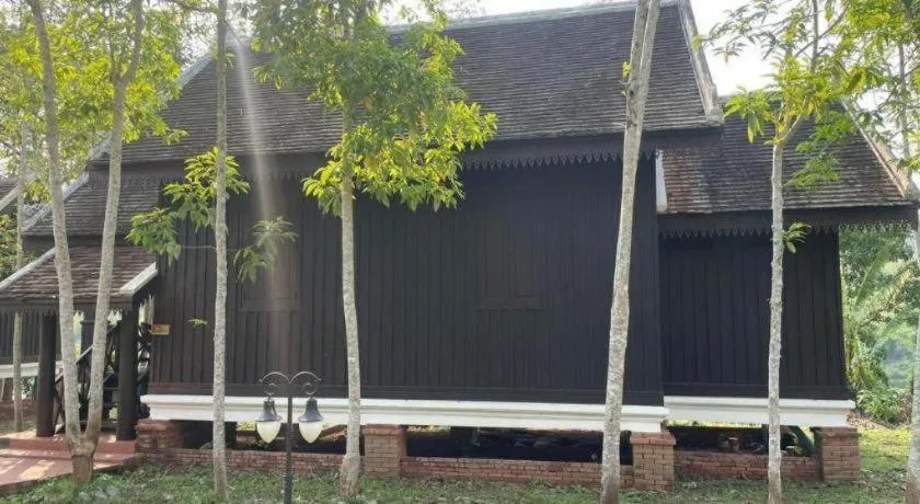 Nam Ou Riverside Resort