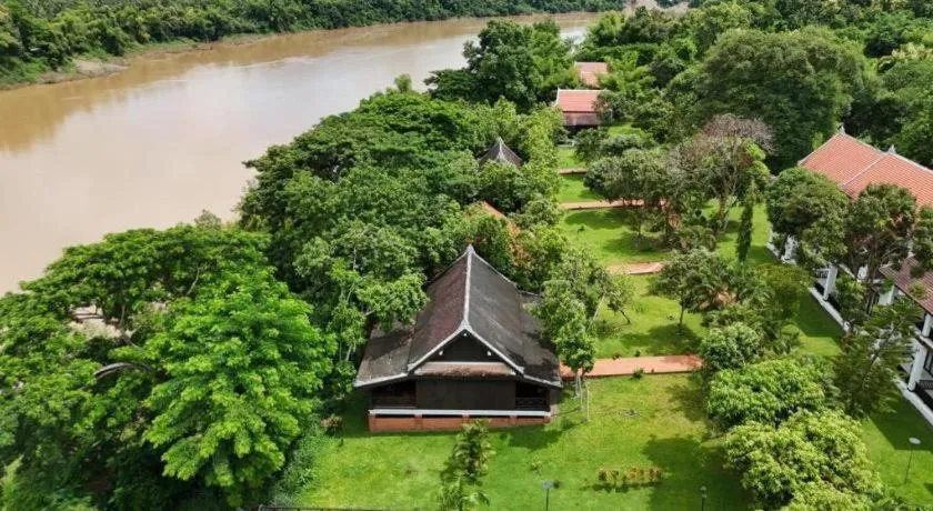 Nam Ou Riverside Resort