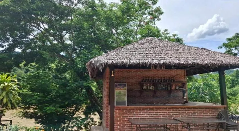 Nam Ou Riverside Resort