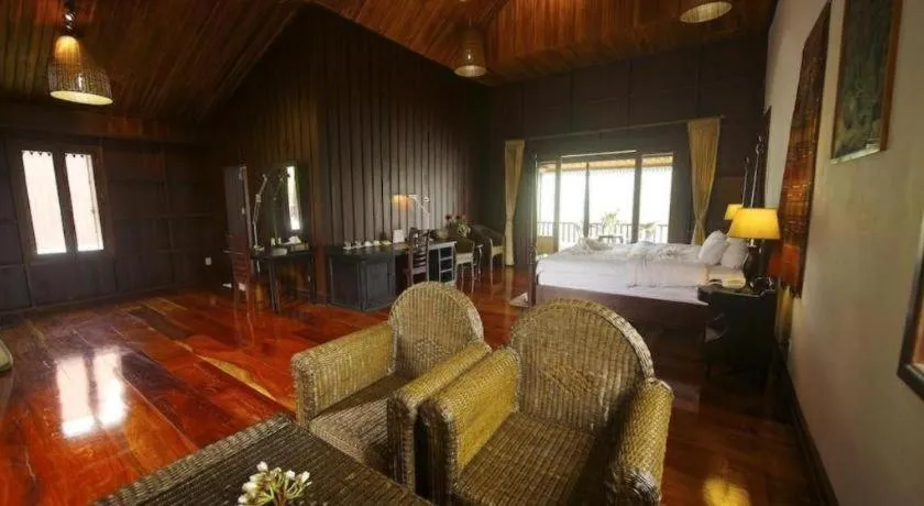 Bed in Nam Ou Riverside Resort
