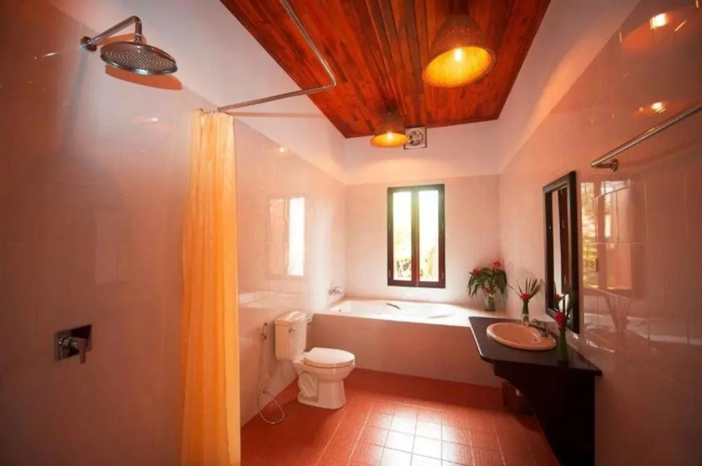 Nam Ou Riverside Resort