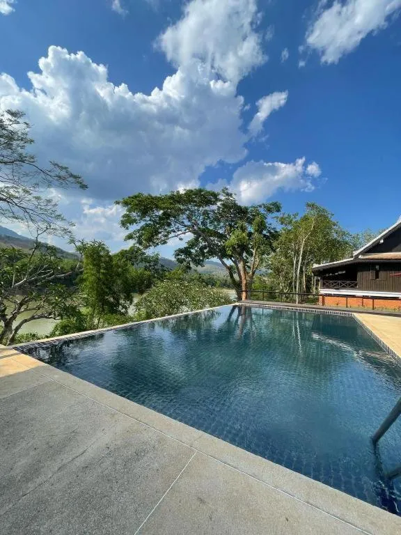 Nam Ou Riverside Resort