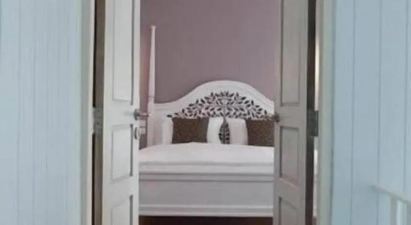 Bed in Baan Hmon-Oon