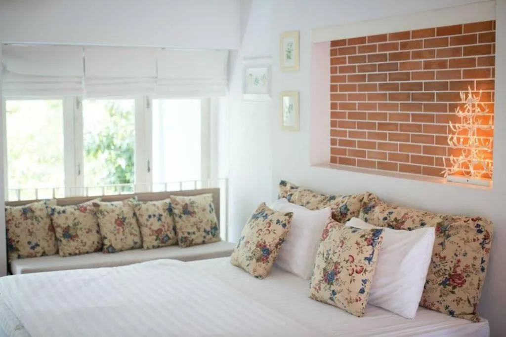 Bed in Baan Hmon-Oon