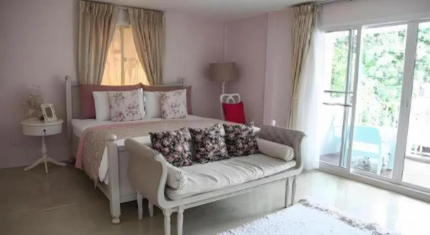 Bed in Baan Hmon-Oon