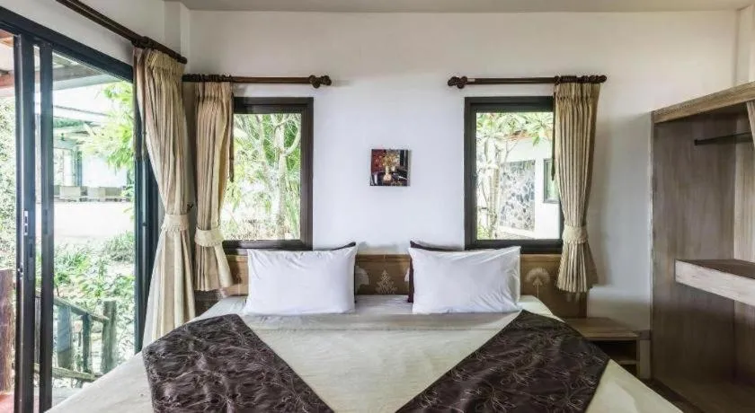 Bed in Na Tara Resort