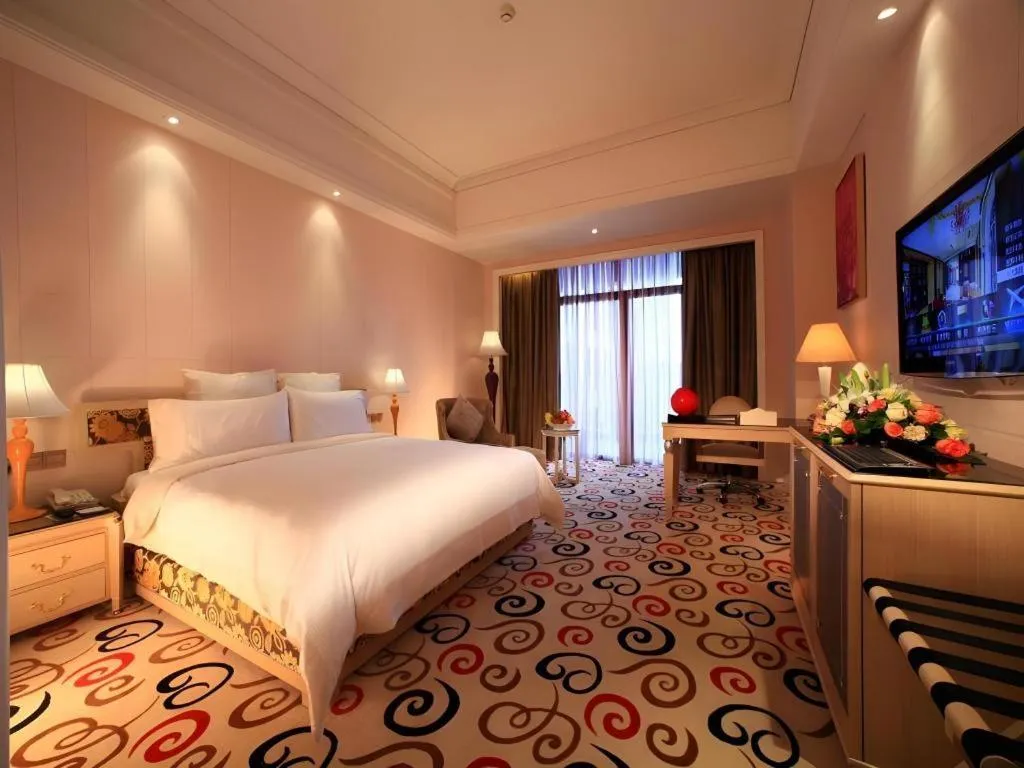 Bed in Babylon Hotel