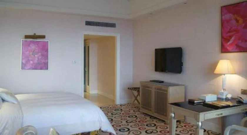 Bed in Babylon Hotel