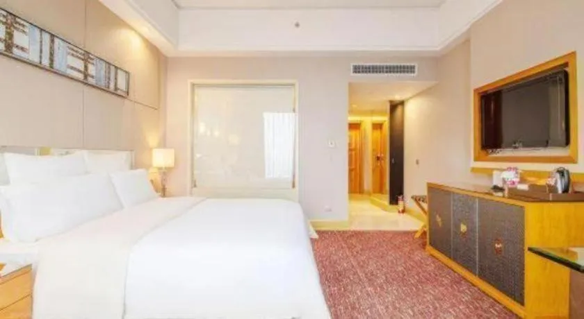 Bed in Babylon Hotel