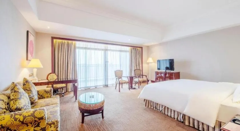 Bed in Babylon Hotel