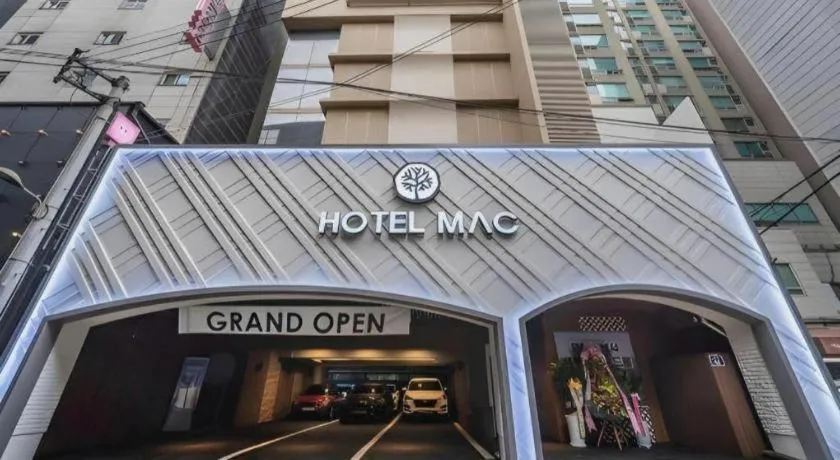 Mac Hotel