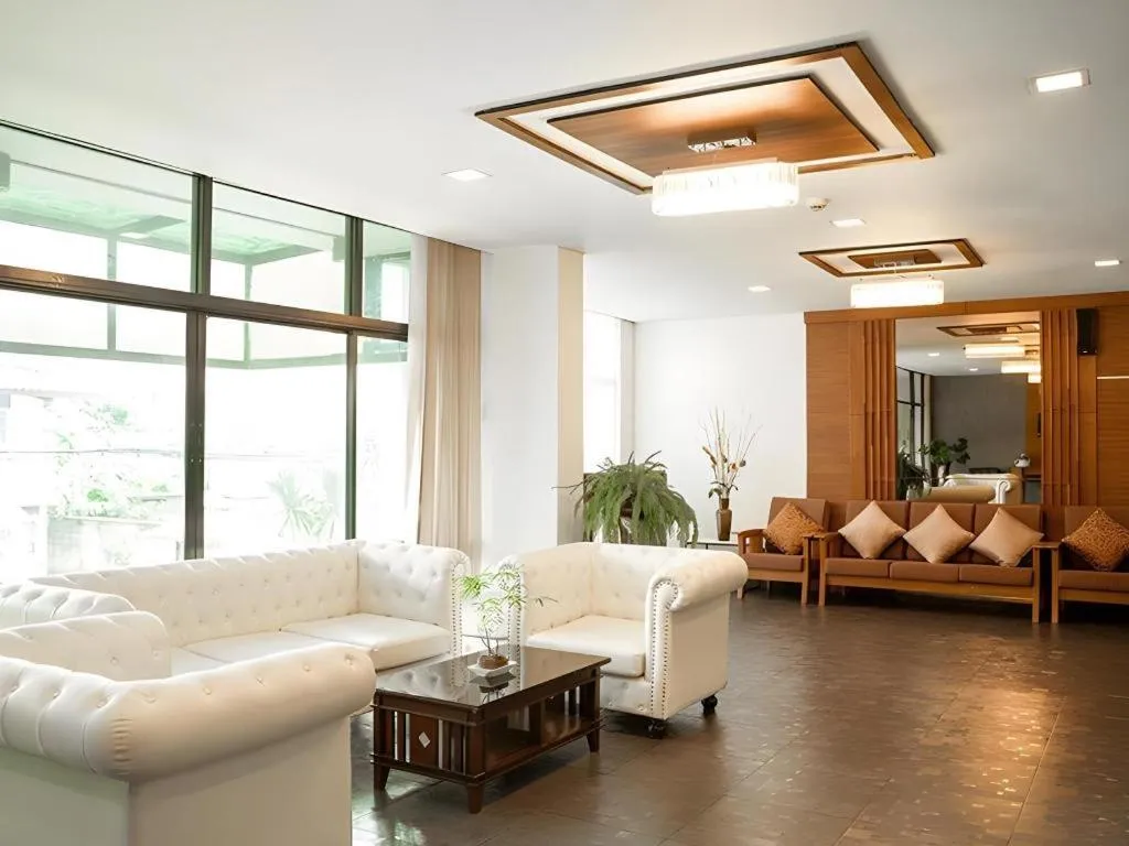 B2 Bangkok Srinakharin Boutique & Budget Hotel