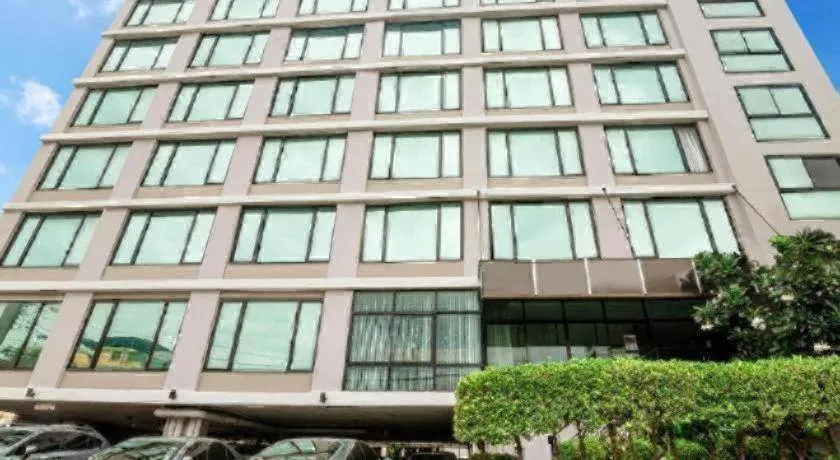 B2 Bangkok Srinakharin Boutique & Budget Hotel