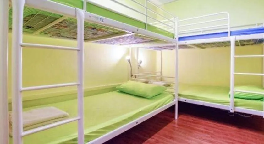 Bed in Vintage Inn @ Clarke Quay