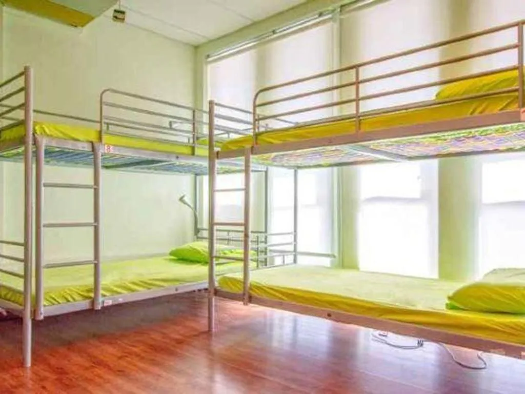 Bed in Vintage Inn @ Clarke Quay