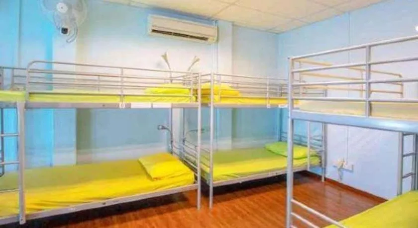 Bed in Vintage Inn @ Clarke Quay