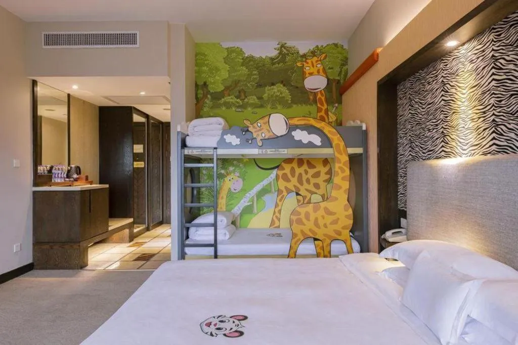 Bed in Chimelong Hotel