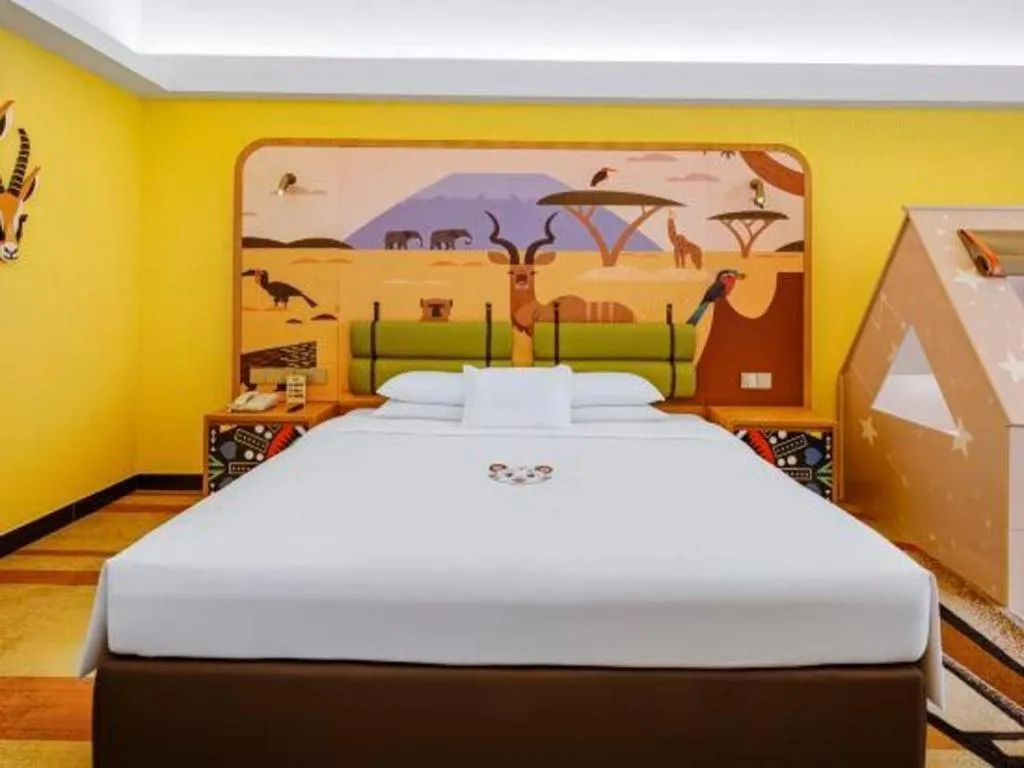 Bed in Chimelong Hotel