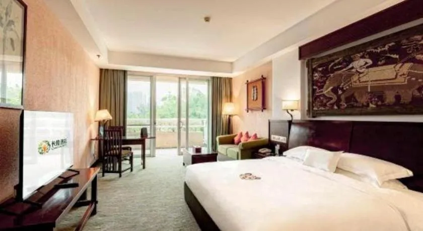 Bed in Chimelong Hotel