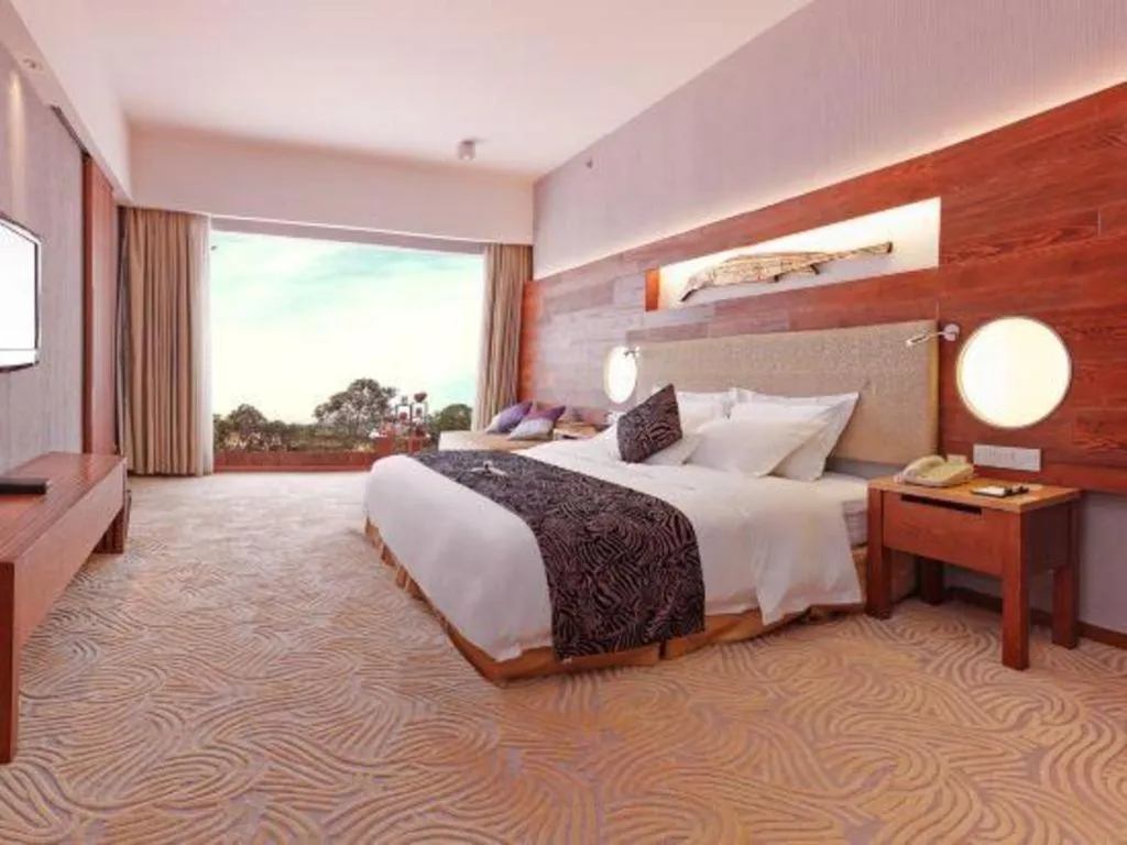 Bed in Chimelong Hotel