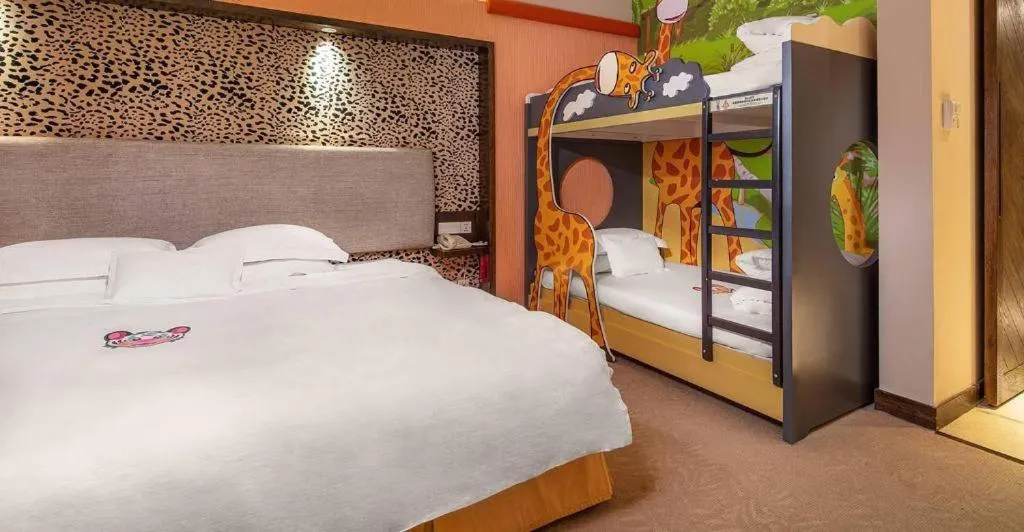 Bed in Chimelong Hotel