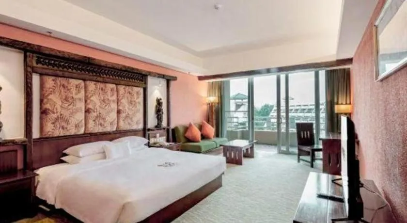 Bed in Chimelong Hotel