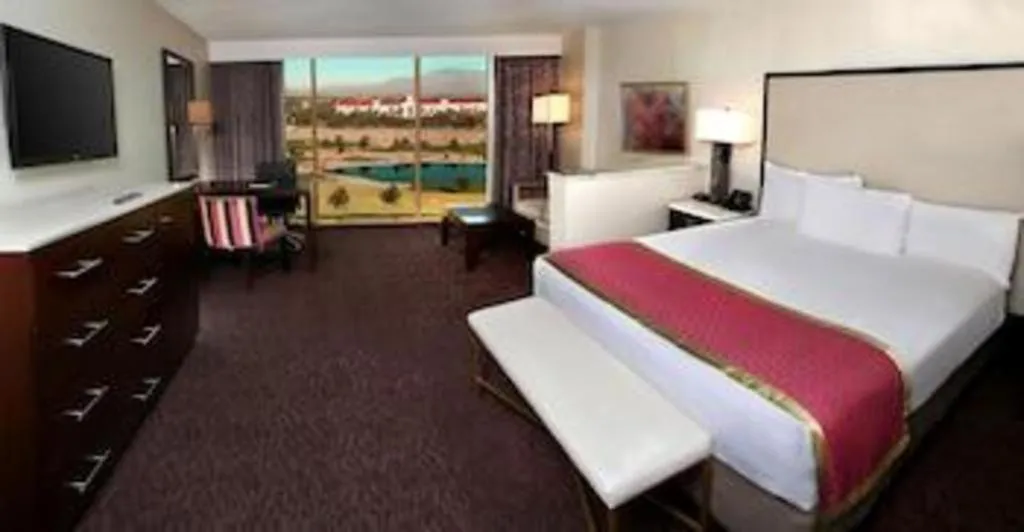 Bed in Suncoast Hotel and Casino