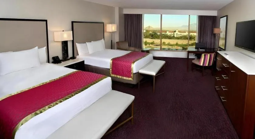 Bed in Suncoast Hotel and Casino
