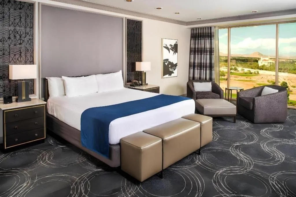 Bed in Suncoast Hotel and Casino