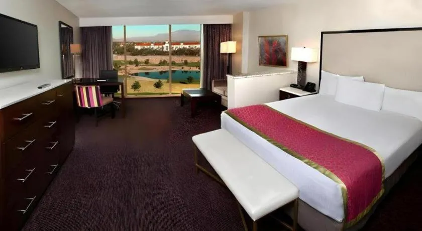 Bed in Suncoast Hotel and Casino