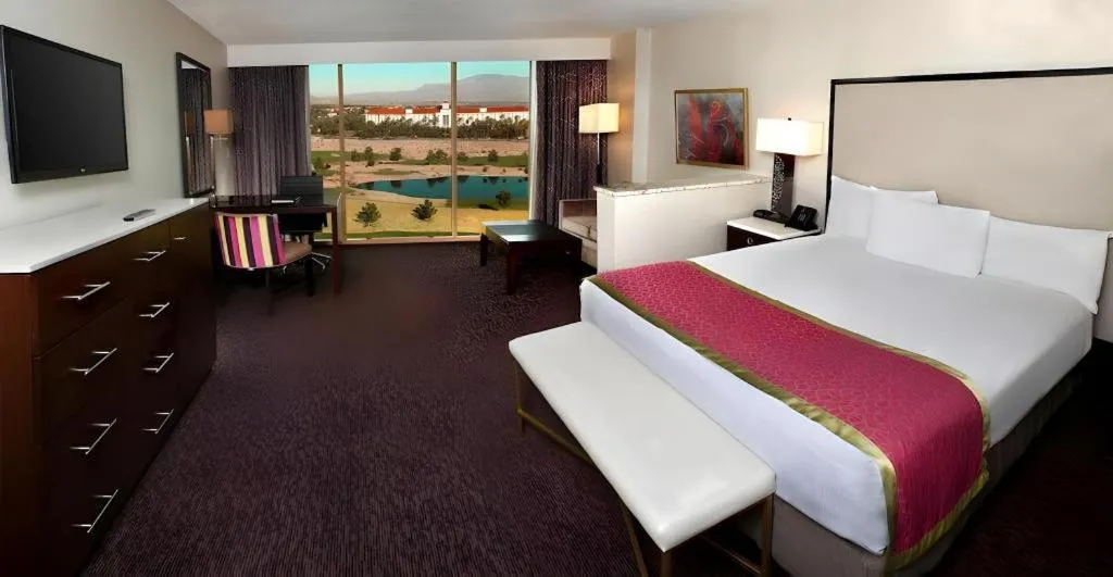 Bed in Suncoast Hotel and Casino