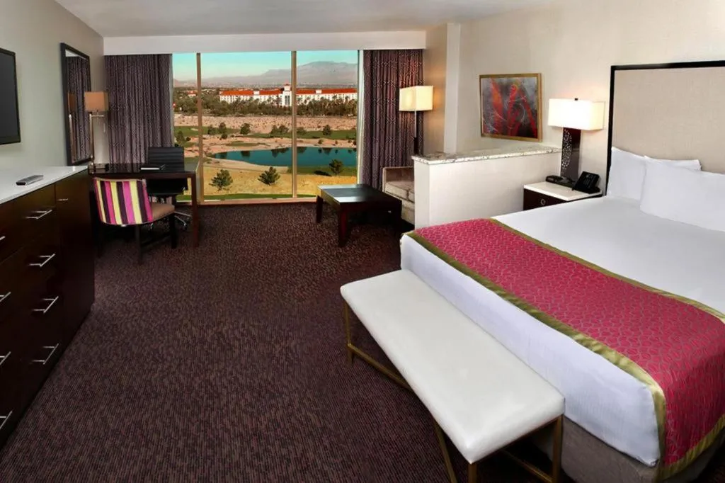 Bed in Suncoast Hotel and Casino