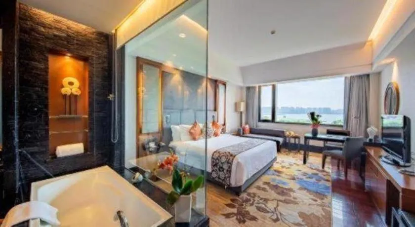 Bed in Worldhotel Grand Dushulake Suzhou