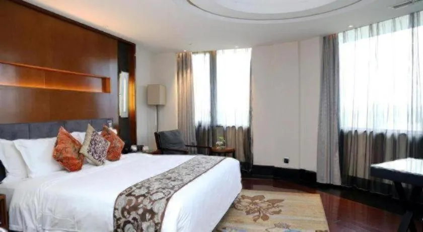 Bed in Worldhotel Grand Dushulake Suzhou