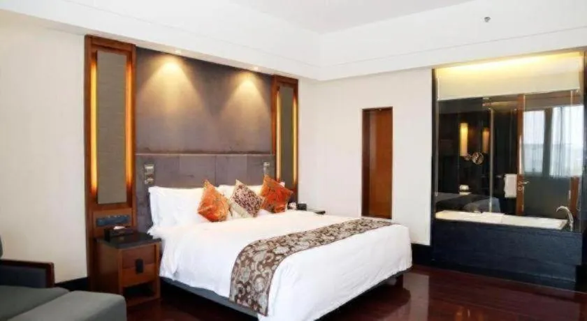 Bed in Worldhotel Grand Dushulake Suzhou