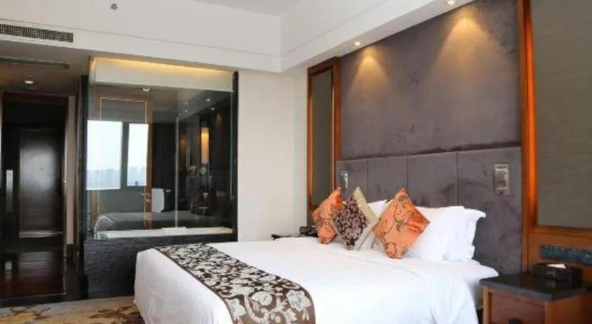 Bed in Worldhotel Grand Dushulake Suzhou