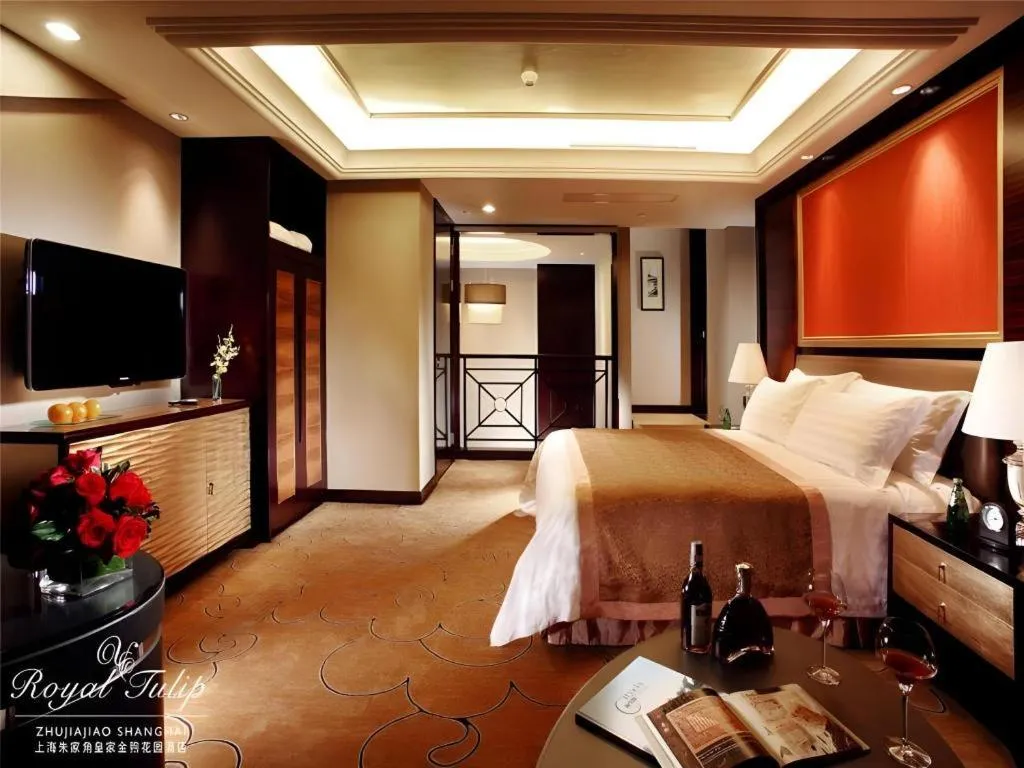 Bed in Royal Tulip Hotel Zhujiajiao Shanghai