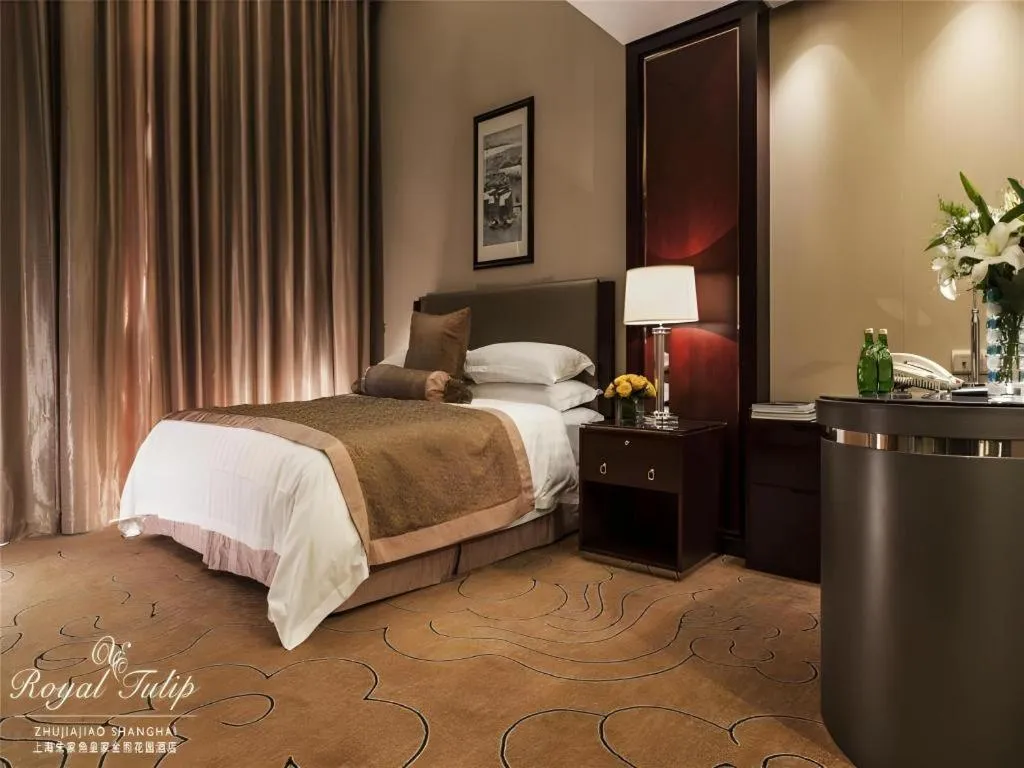 Bed in Royal Tulip Hotel Zhujiajiao Shanghai