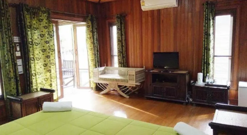 Bed in Indie House @ Maerim